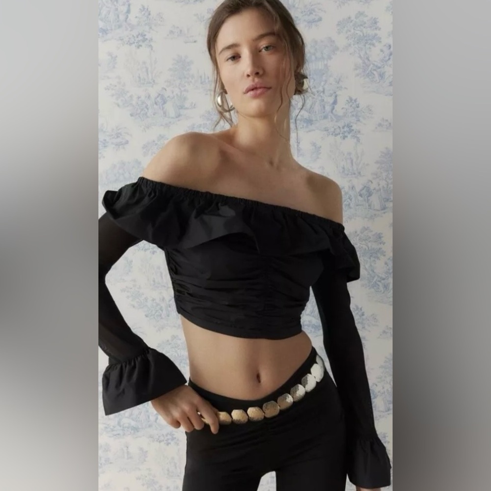 NWOT Urban Outfitters Kimchi Blue Zora Off The Shoulder Top